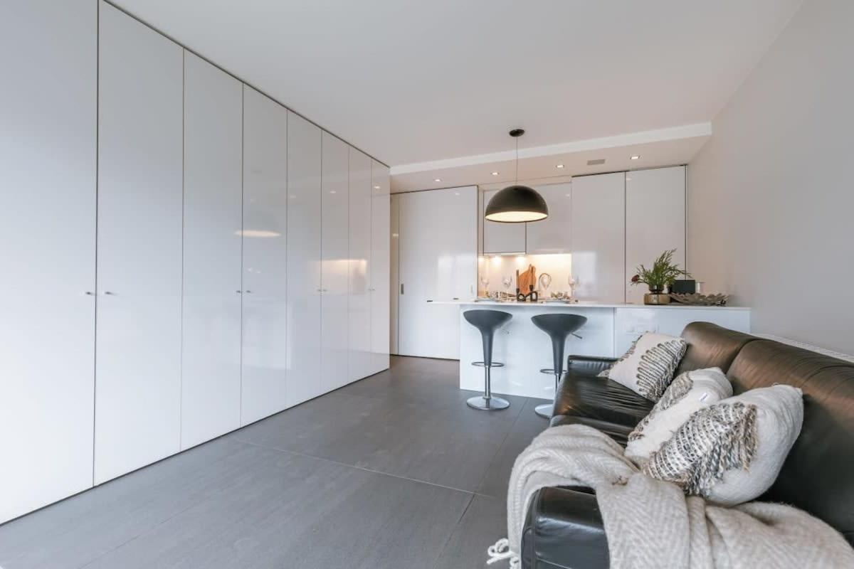 Modern Apartment In Centre Of Knokke Kültér fotó