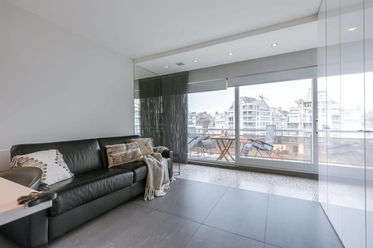Modern Apartment In Centre Of Knokke Kültér fotó